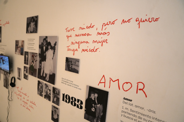 "Te amo", la exposición de Mon Laferte que llega a Teatro a Mil