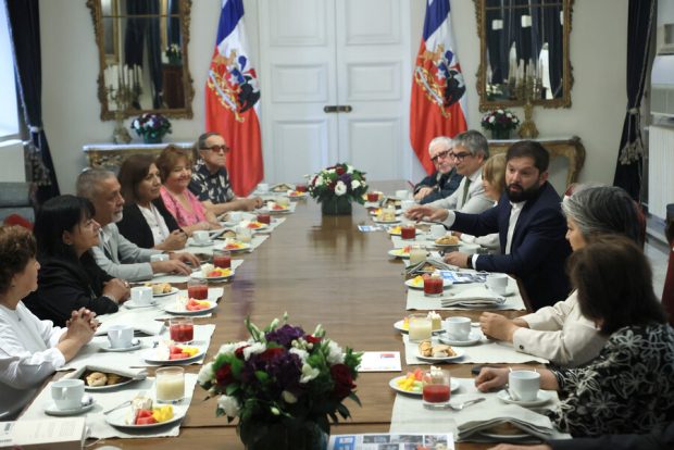 Presidente Boric encabeza desayuno con pensionados y pensionadas