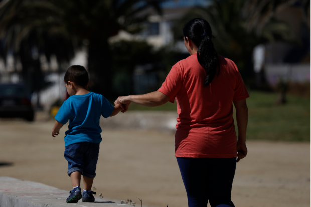 Tasa de natalidad sigue a la baja en Chile