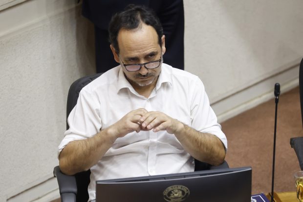 El senador del Partido Comunista, Daniel Núñez.