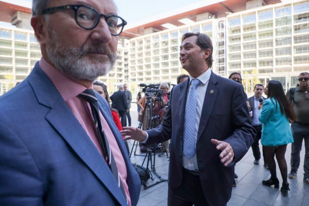 El fiscal Patricio Cooper luego de la audiencia audiencia de nulidad solicitada por la defensa de la presidenta de la Cámara, Karol Cariola, respecto a la incautación en el domicilio de la diputada, el mismo día que dio a luz a su primer hijo. 