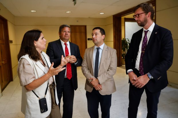 Parlamentarios de Chile Vamos y Republicanos, anuncian presentacion de acusacion constitucional contra la ministra de Defensa, Maya Fernández.