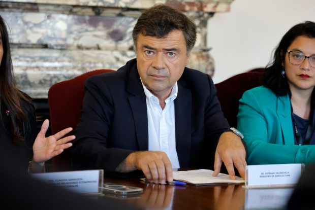 Ministro Esteban Valenzuela