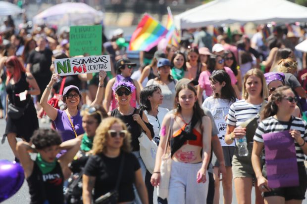 Marcha por la Alameda por el Día Internacional de la Mujer.
