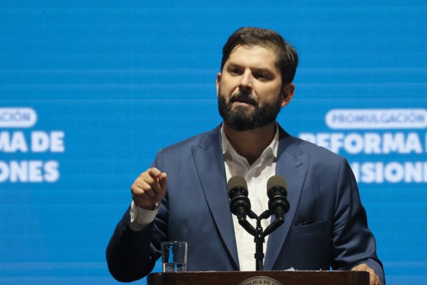 Presidente Boric durante una alocución.