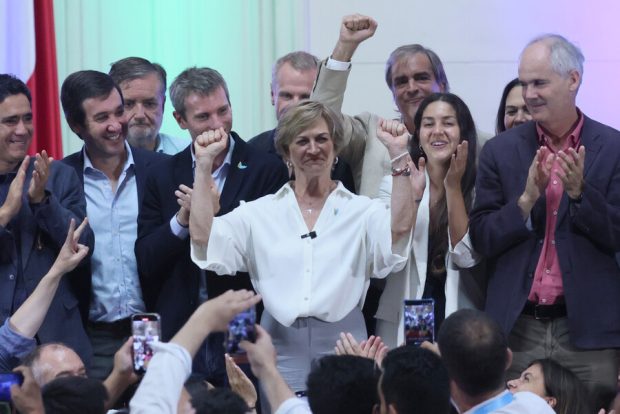 La candidata presidencial Evelyn Matthei Participa en el Consejo General de Evopoli, donde se define la candidatura presidencial del partido. Dragomir Yankovic/Aton Chile