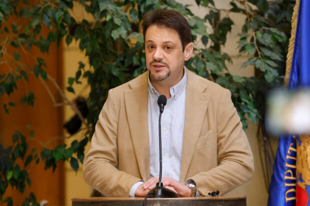 Punto de prensa del diputado Gaspar Rivas. 