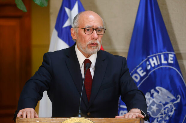 Punto de prensa del senador Iván Flores