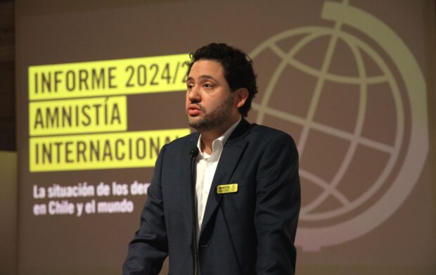 Rodrigo Bustos, director de Amnistía Chile en lanzamiento de informe 2024.