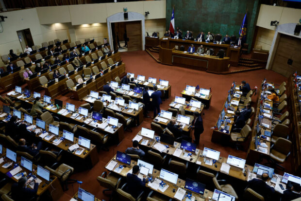 Sesión de la Cámara de Diputados donde se vota ley de fraccionamiento