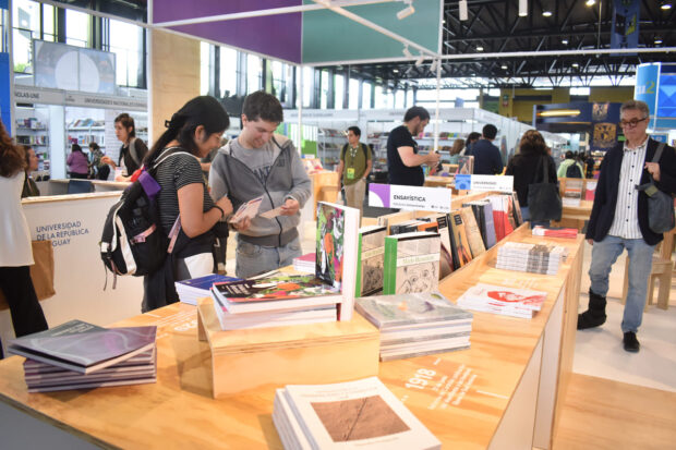 Feria del Libro de las Universitarias y los Universitarios 2024.