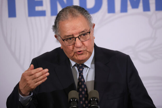 Senador Francisco Huenchumilla (UDI) durante una alocución. 