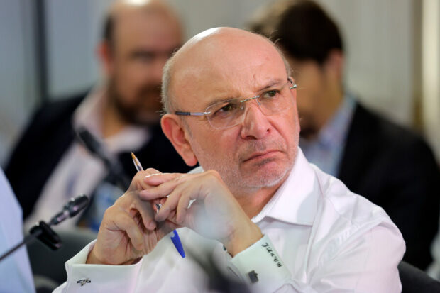 Juan Luis Castro por licencias médicas