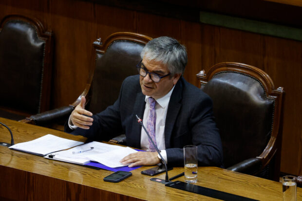 Mario Marcel afronta críticas del Consejo Fiscal Autónomo