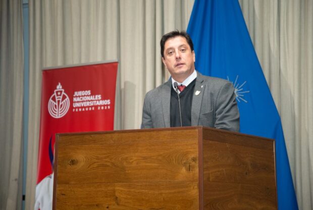 Gernot Hecht en el lanzamiento oficial de los Juegos Nacionales Universitarios 2025.