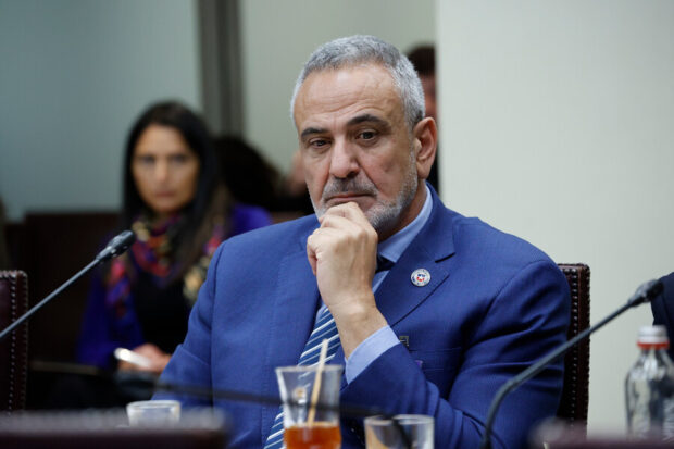 Pablo Milad en comisión de Constitución del Senado