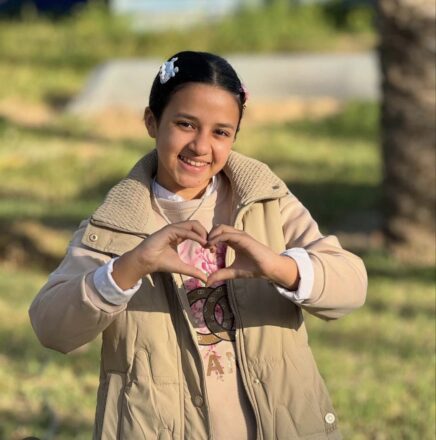 Yaqeen Hammad, la pequeña influencer palestina, asesinada en un bombardeo israelíYaqeen Hammad, la pequeña influencer palestina, asesinada en un bombardeo israelí. Vía X @AbujomaaGaza