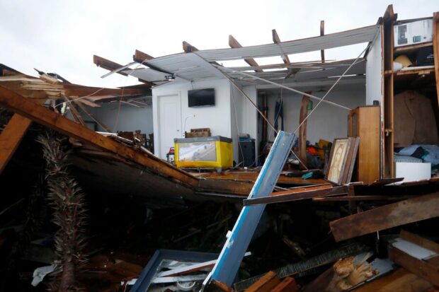 Durante la tarde de este Domingo 25 de mayo un tornado pasa por la ciudad de Puerto Varas Dejando daños de consideración. Foto: Nicolas Klein/Aton Chile