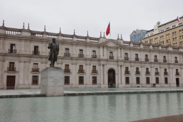 Imagenes referenciales Palacio de la Moneda en calle Moneda en el centro de Santiago. Dragomir Yankovic/Aton Chile