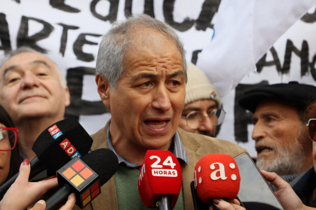 Santiago 4 de junio 2025. Se lleva a cabo una manifestacion del Colegio de Profesoras y Profesores en la primera jornada del paro nacional de 48 horas convocado por el magisterio, para exigir respuestas concretas a su Agenda Corta. Dragomir Yankovic/Aton Chile