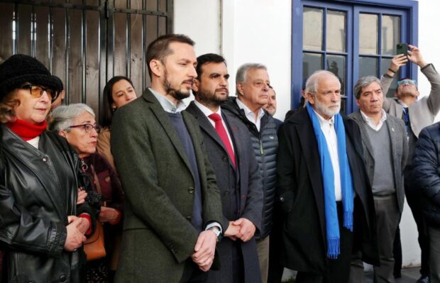 Autoridades de Gobierno entregan permiso de ocupación en el ex Cuartel Borgoño. 