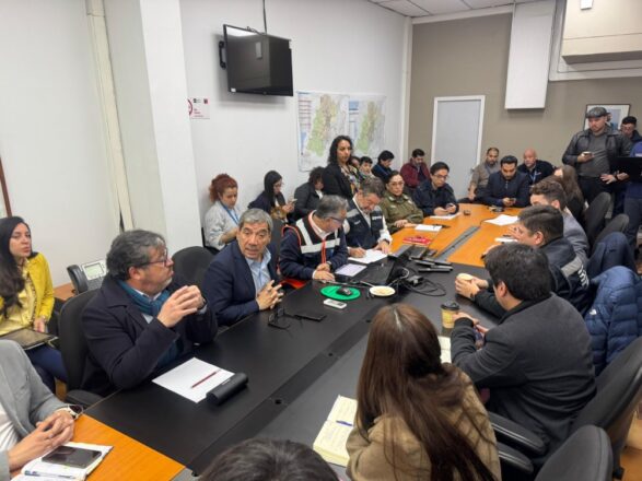 Autoridades de Gobierno conforman Mesa Técnica para enfrentar sistema frontal en la Región Metropolitana. 