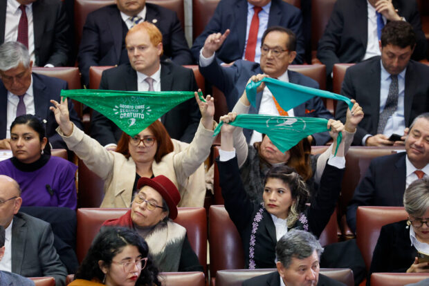 Diputadas oficialistas por ley de aborto