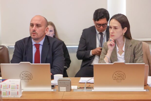 Diputados de Renovación Nacional Andrés Longton y Paula Labra presentan informe en la Comisión Investigadora de la Casa del expresidente Salvador Allende