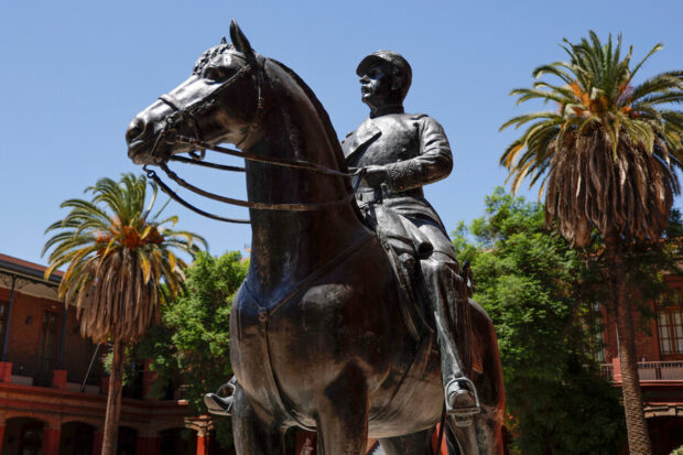 Estatua de general Baquedano.