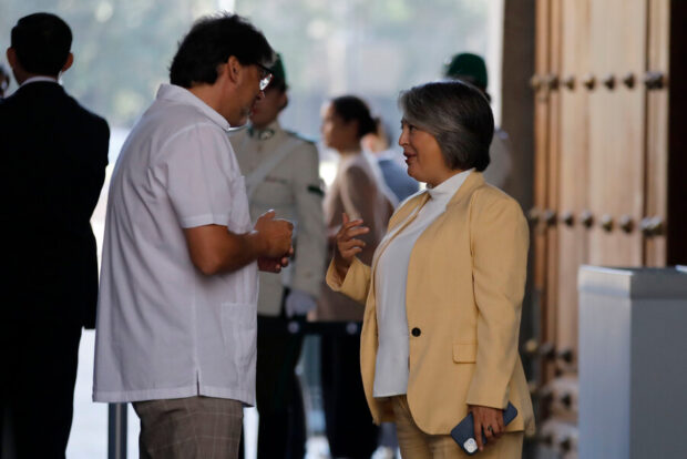 Jadue y Jara conversando.