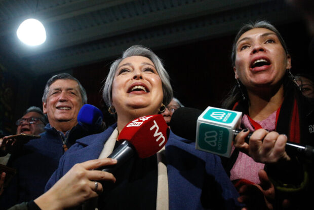 Jara junto a Carmona y Figueroa
