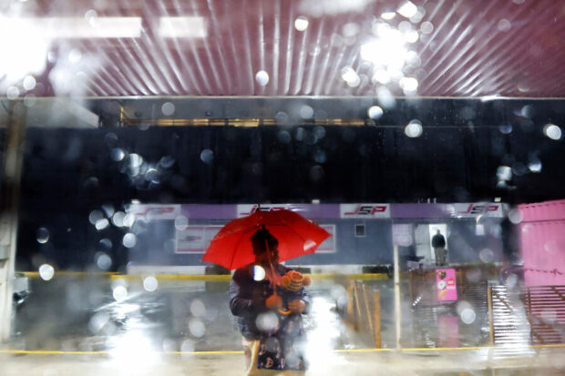 Luvia durante el sistema frontal que afecta a la zona central.
