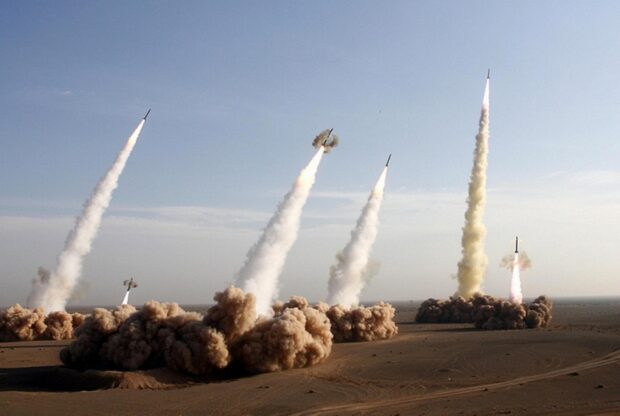 Misiles iraníes lanzados contra Israel. Vía X@IRAN_in_NL 15/06/2025