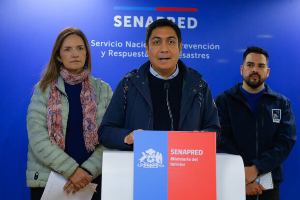 Con el Subsecretario del Interior Victor Ramos junto a la directora Nacional de SENAPRED Alicia Cebrián y la Dirección Meteorológica de Chile (DMC) realizan balance del sistema frontal entre Valparaíso y Los Lagos.