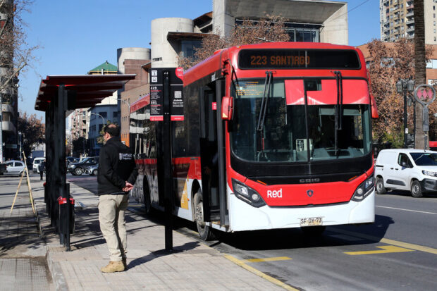 Plan piloto de reconocimiento facial para pagar tarifa en buses RED alerta a expertos en protección de datos