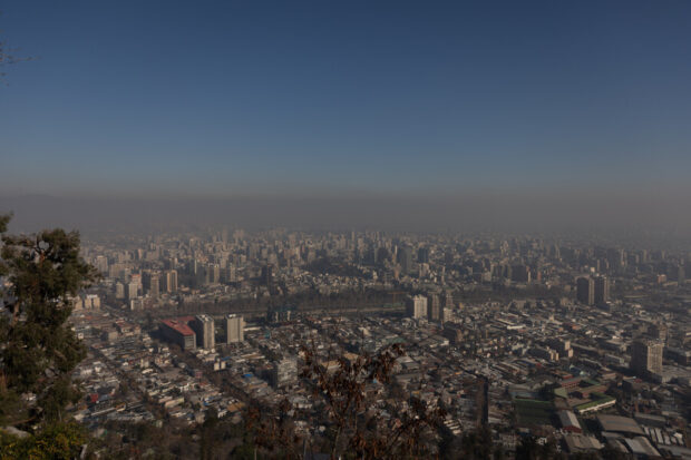Contaminación ambiental en Santiago. Imagen: Agencia ATON.