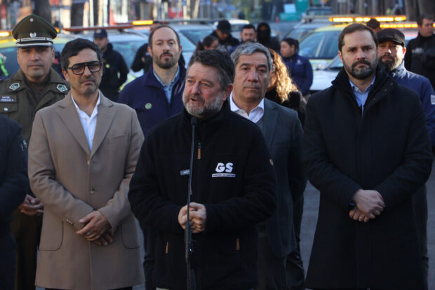 Autoridades en un punto de prensa.