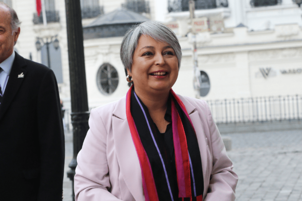 Candidata del progresismo, Jeannette Jara.