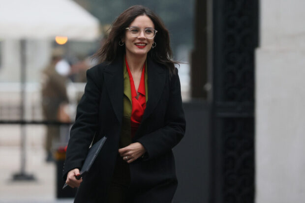 Ministra Vallejo llega a La Moneda. Imagen: Agencia ATON.