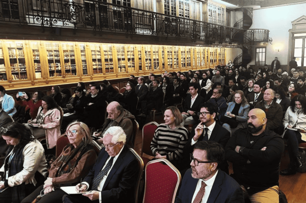 Parte del público presente en el lanzamiento del documento elaborado por la Alianza Académica por una Salud Oportuna (AASO)
