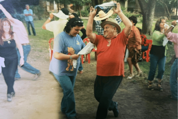 Jeannette y Juan Salinas, hija y padre del programa Savia y Raíz.