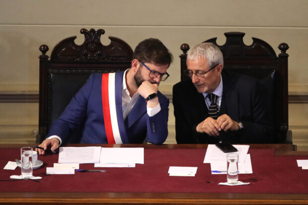 Entrega de la nueva propuesta de Constitucion del Consejo constitucional al Presidente de la Republica Gabriel Boric. Jonnathan Oyarzun/Aton Chile