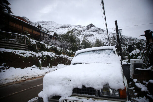 Autoridades realizan balances por lluvias y caída de nieve en la zona centro sur