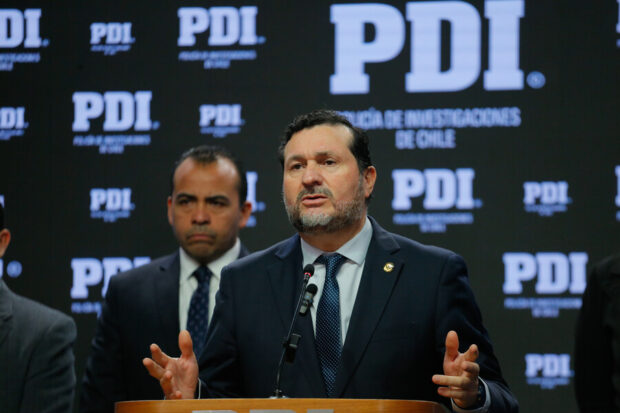 El Fiscal Regional ECOH Héctor Barros junto al Subprefecto Hassel Barrientos, jefe Bipe Antisecuestros Metropolitana, entregarán antecedentes sobre la detención de un ciudadano venezolano irregular, identificado como uno de los líderes del Tren de Aragua, vinculado al secuestro con homicidio del militar Ronald Ojeda. Luis Quinteros/Aton Chile