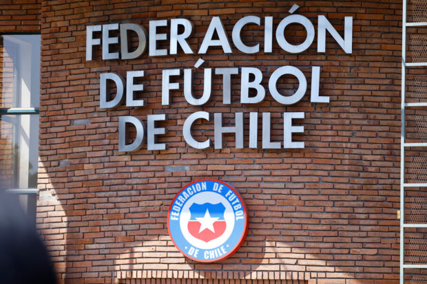 Análisis a los problemas económicos de clubes del fútbol chileno