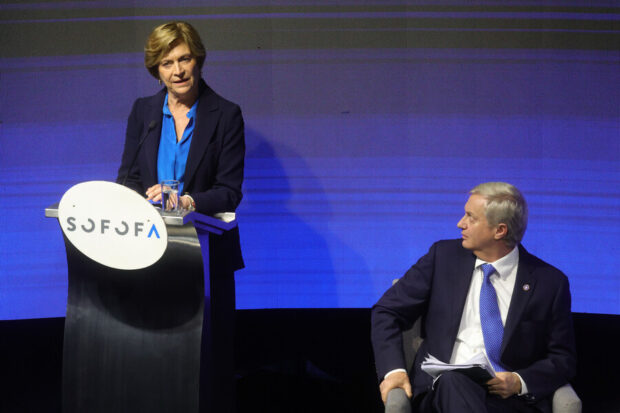 La candidata presidencial Evelyn Matthei y el abanderado republicano José Antonio Kast coincidieron en un foro organizado por la Sofofa.