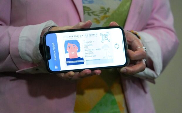 Licencia de conducir en formato digital.