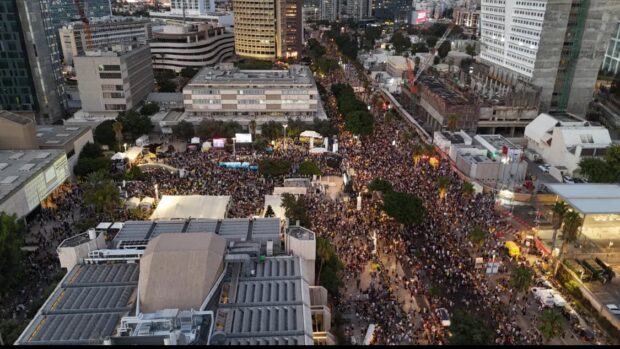 Miles de israelíes marchan en Tel Aviv en contra de Netanyahu