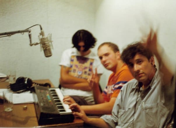 Mario González, Ottavio Berdakow y Jaime Baeza en el año 1995, en los estudios de Radio Universidad de Chile.