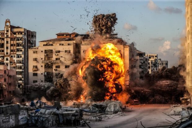 Ataques de las FDI sobre la ciudad de Gaza